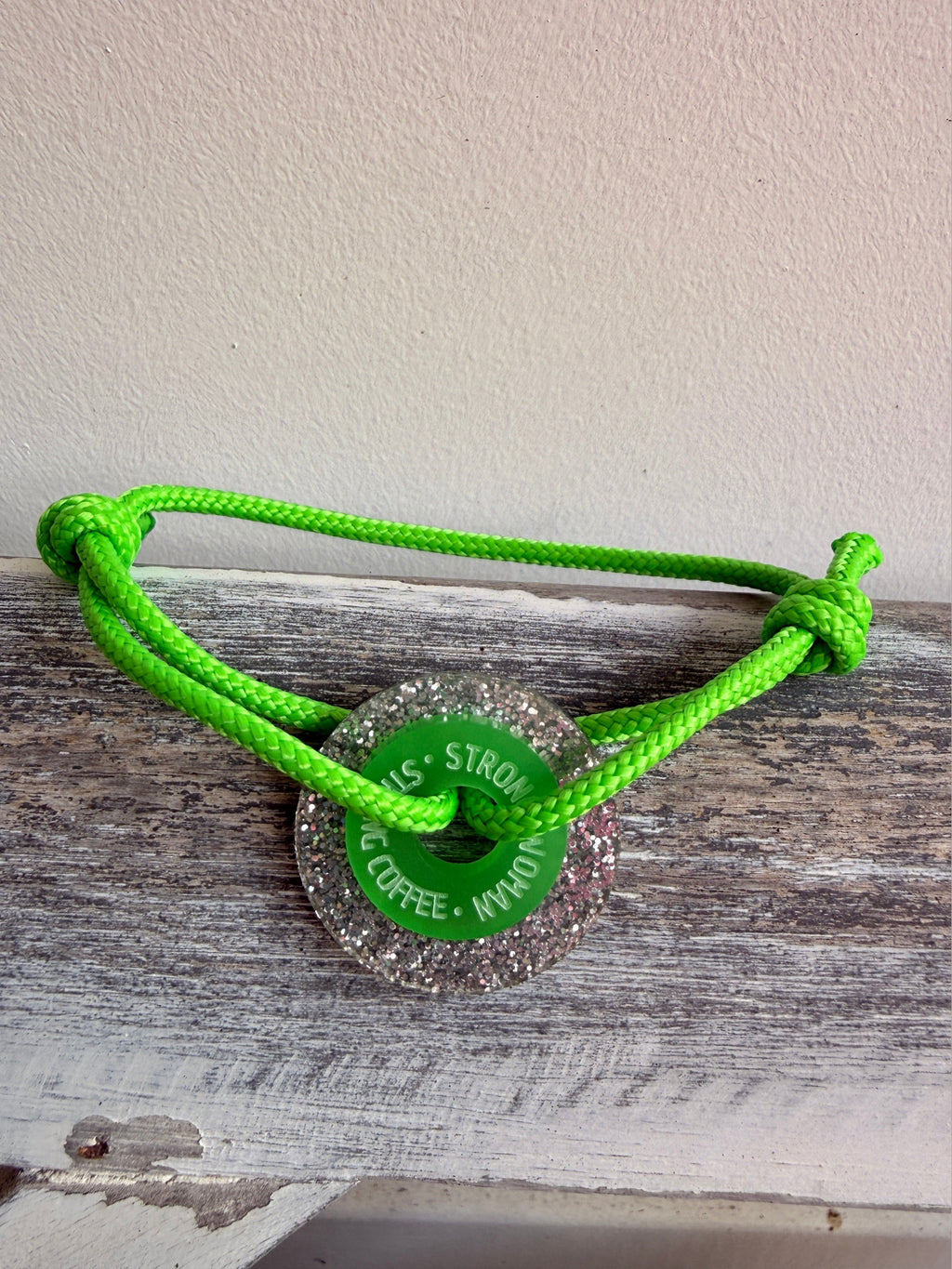 Strong Woman. Strong Coffee Glitzer Edition I Happycoin Statement-Armband