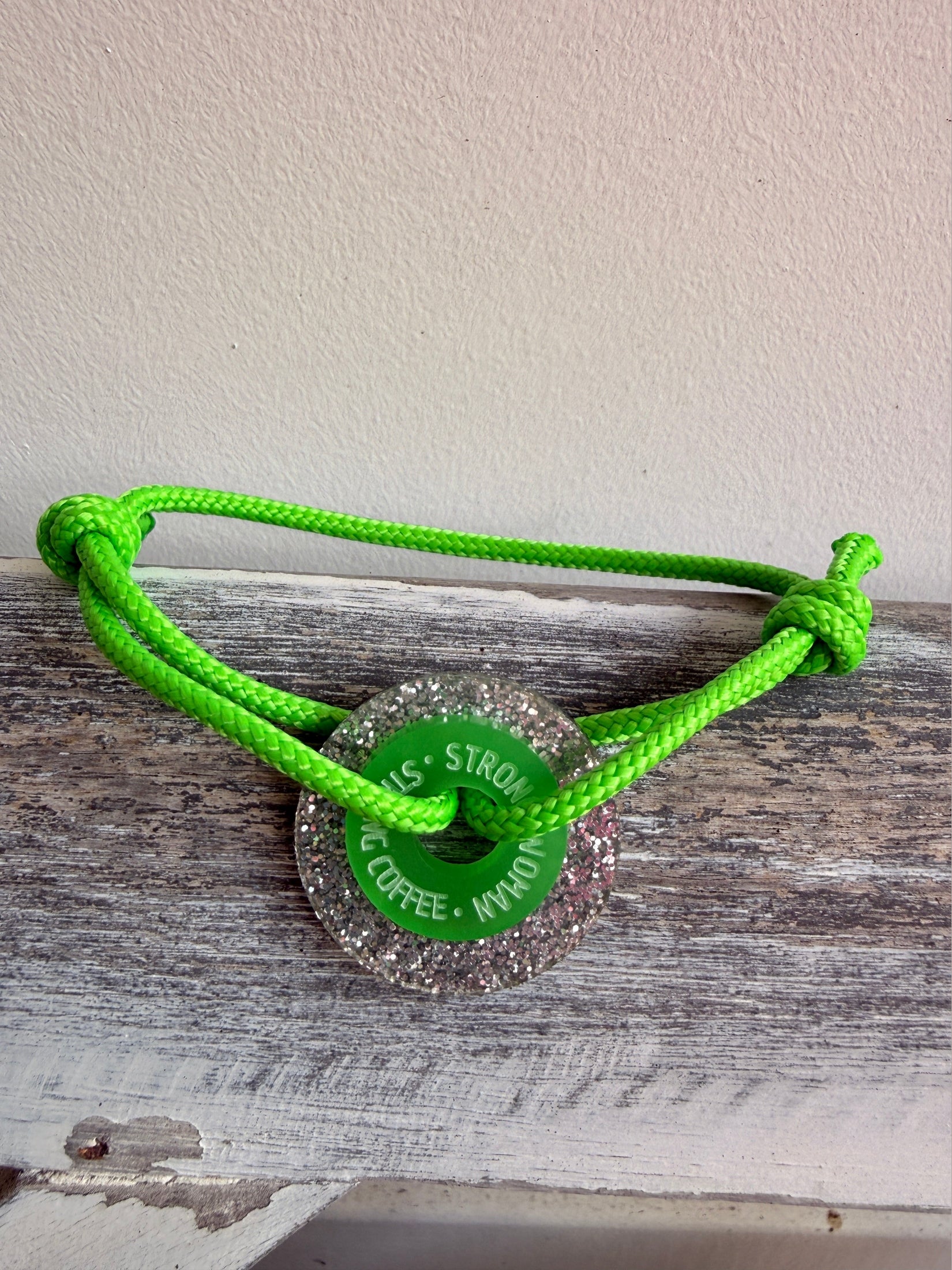 Strong Woman. Strong Coffee Glitzer Edition I Happycoin Statement-Armband