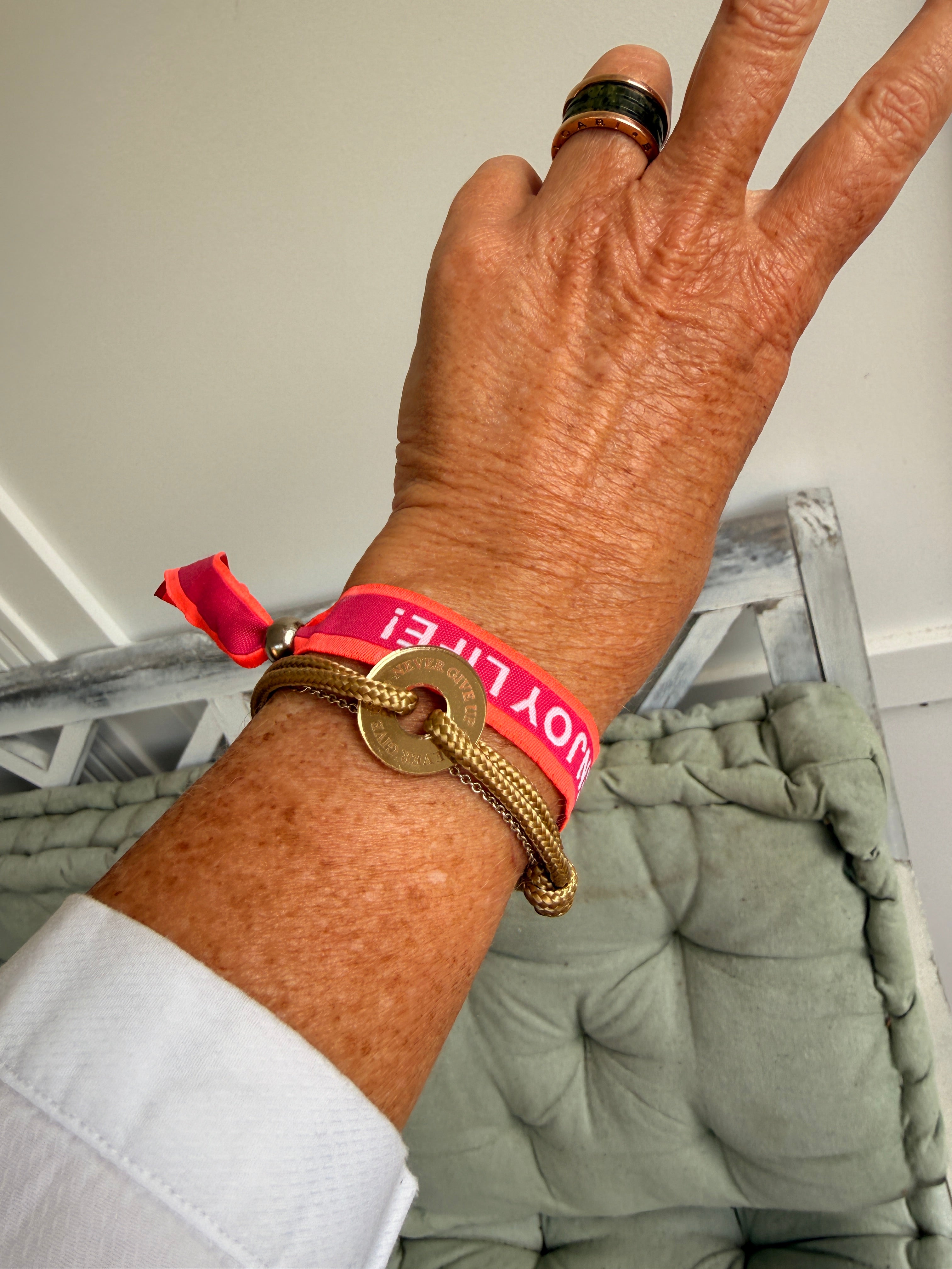 NEVER GIVE UP  I Happycoin Statement-Armband (kleiner Coin)