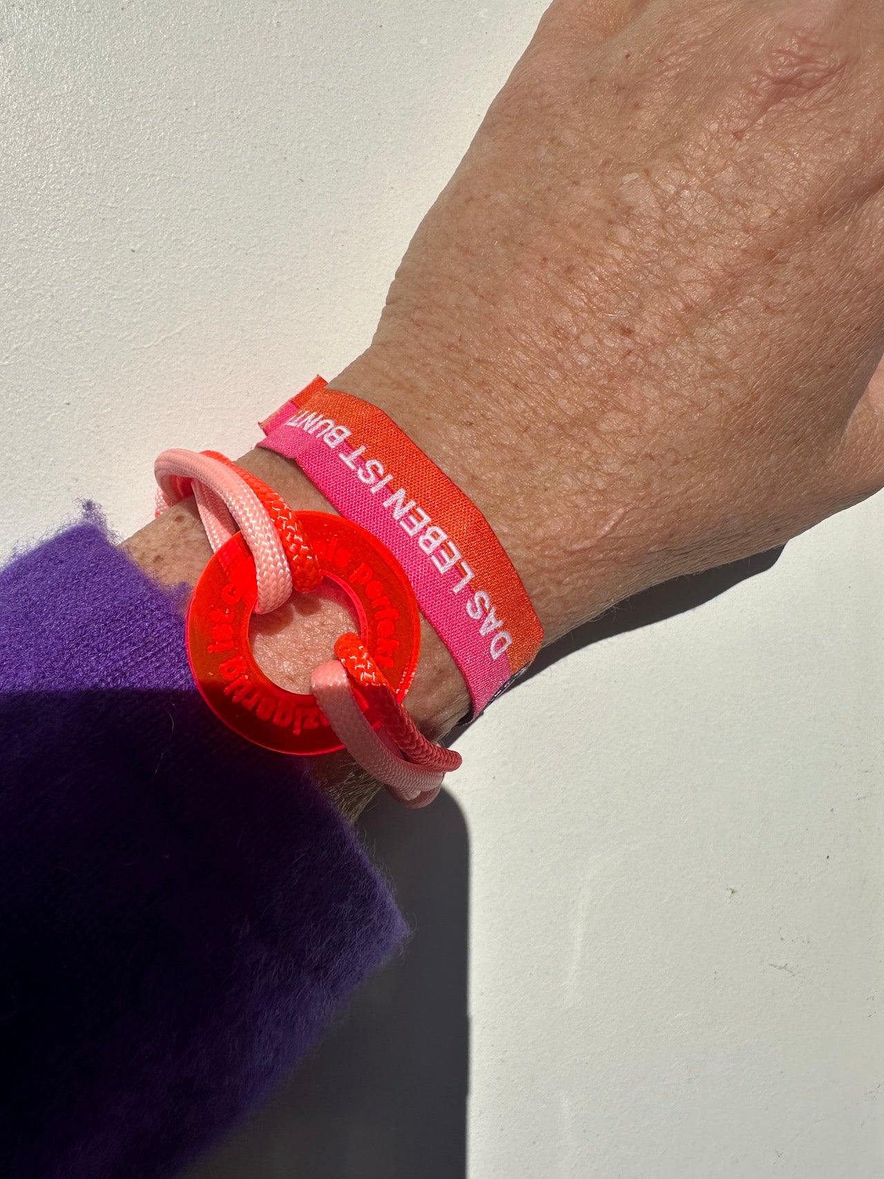 Das Leben ist bunt! -  gewebtes Armband