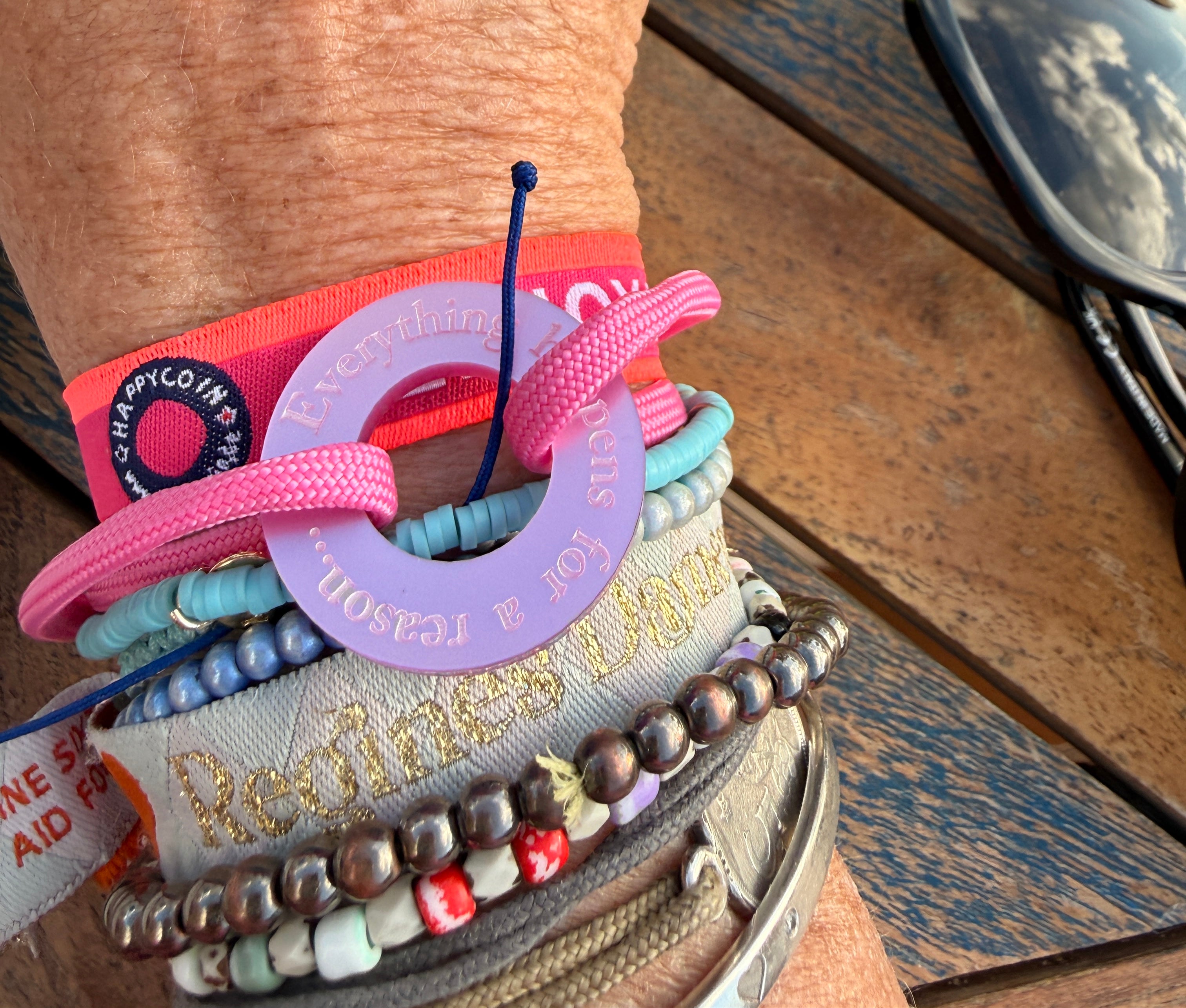 Everything happens for a reason - Armband