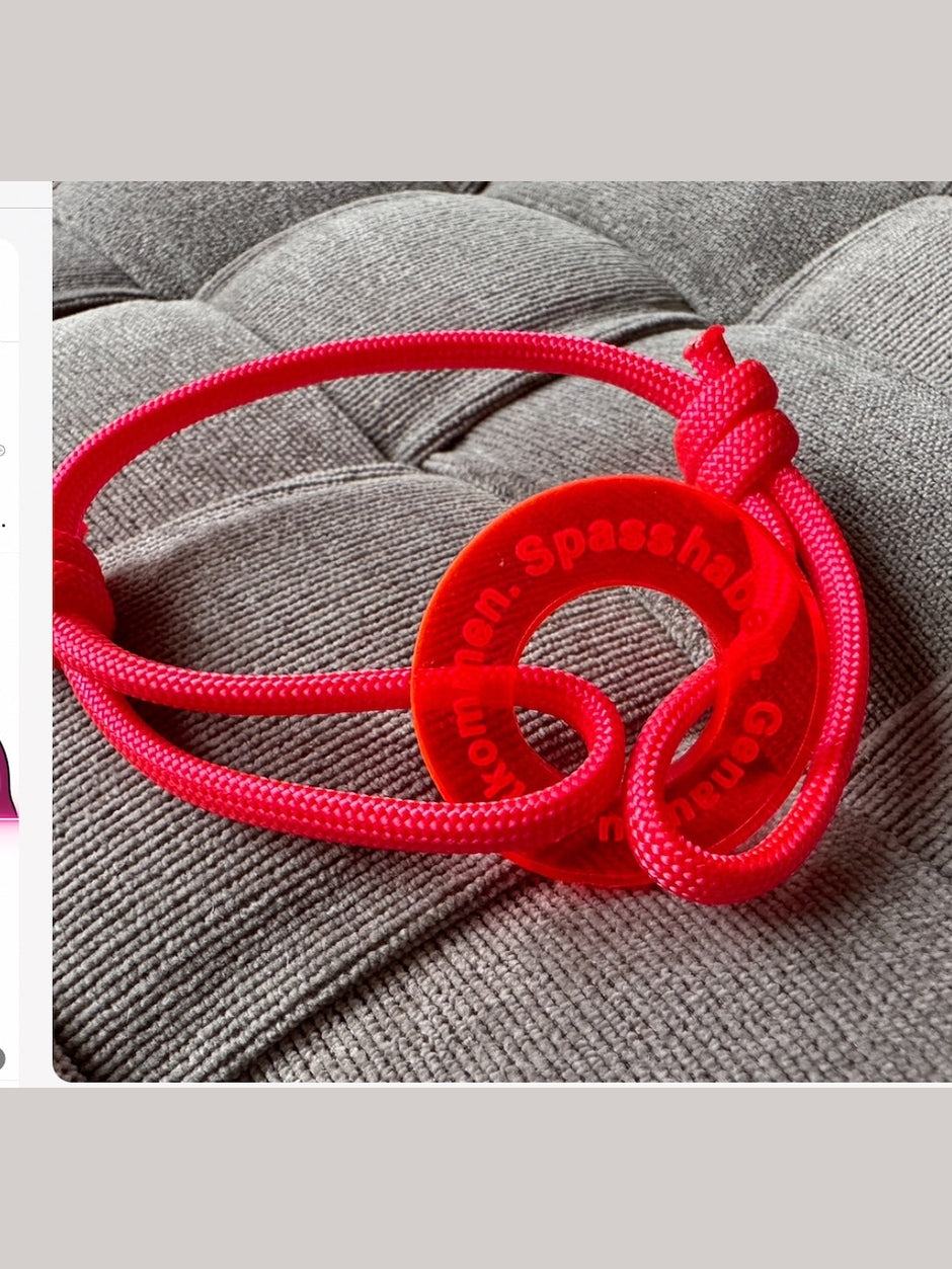 Genau Du. Mitkommen.Spaß haben I Happycoin Statement-Armband