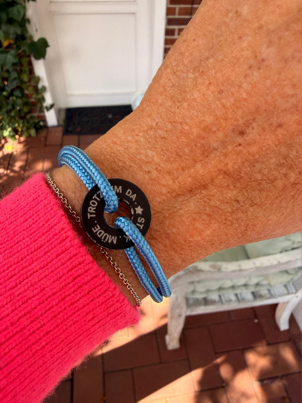 Stark. Müde.  Trotzdem da I Happycoin Statement-Armband