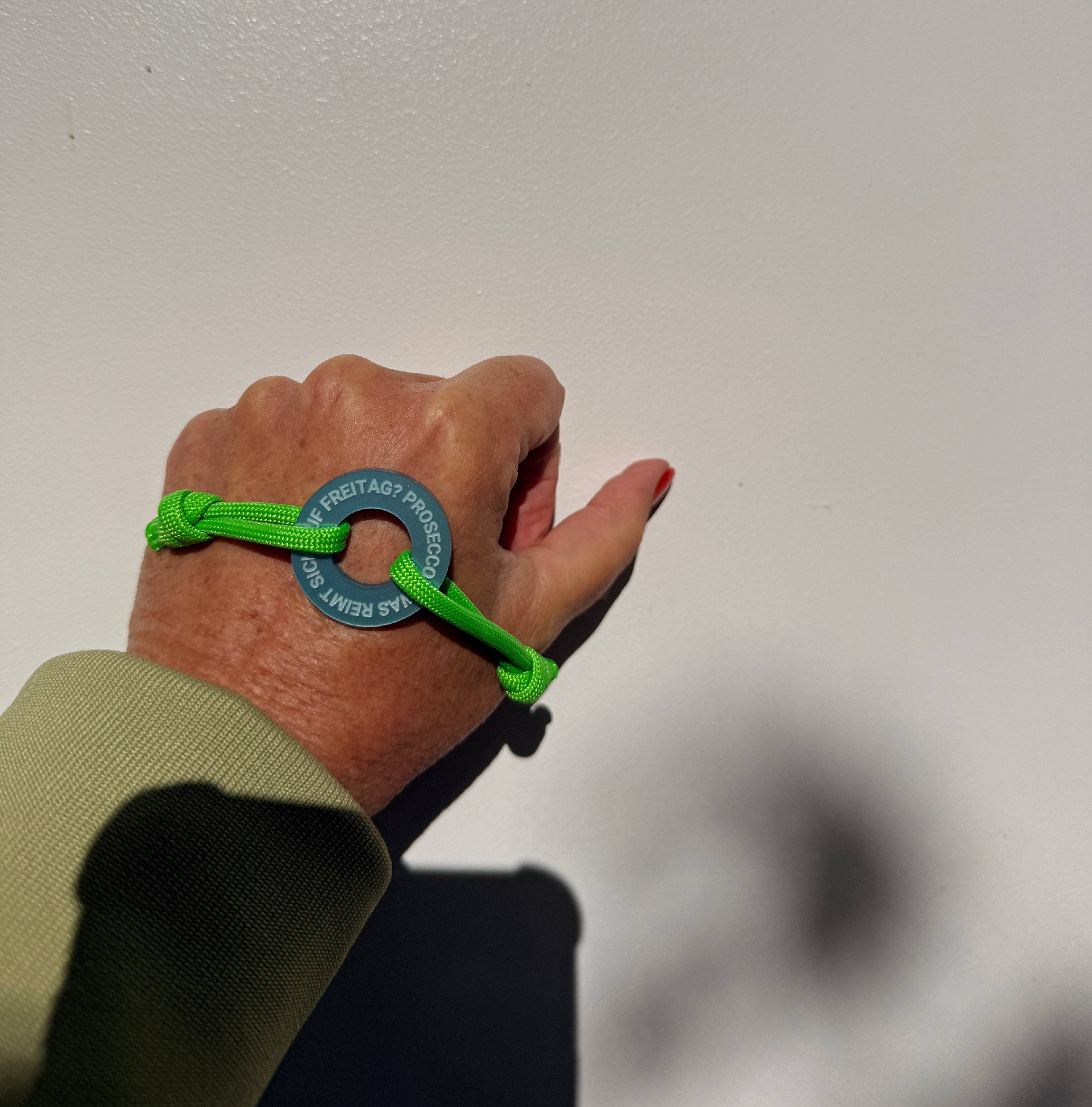 Was reimt sich auf Freitag? Prosecco - Happycoin Statement Armband